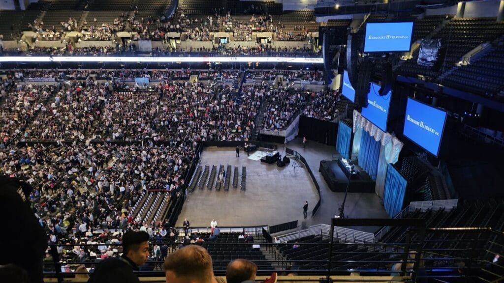 The arena filling up before the 2024 Berkshire Hathaway annual meeting